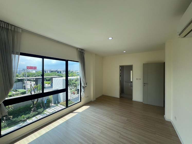 House with Shared Pool in Rama 9 